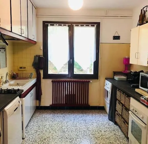 Maison Au Calme Proche 度假居