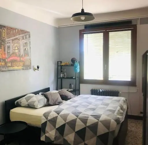 Maison Au Calme Proche 別荘