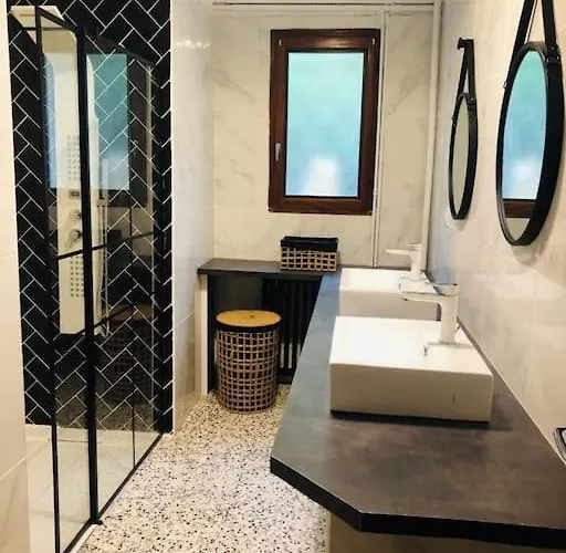 Maison Au Calme Proche 別荘 ニーム